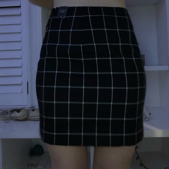 ABERCROMBIE AND FITCH BLACK MINI SKIRT XS - Picture 1 of 2